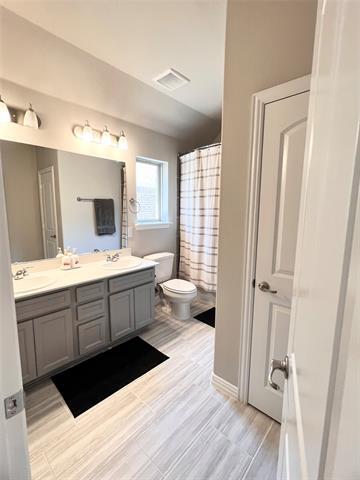 Building Photo - 2093 Almassera Dr