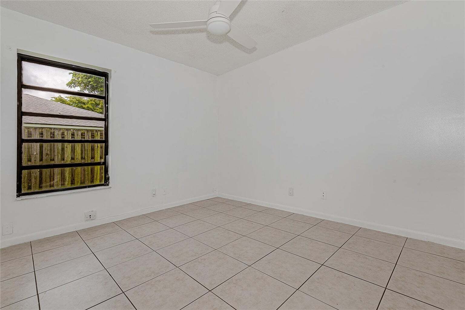 Building Photo - 2831 NW 51st Ter