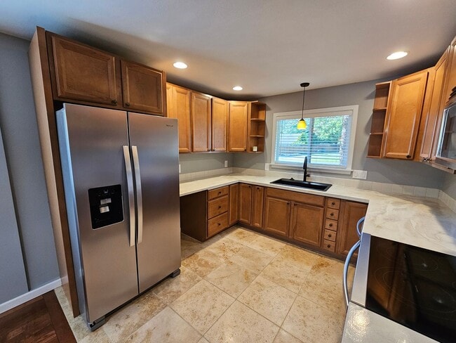 Building Photo - 10202 White Birch Ln
