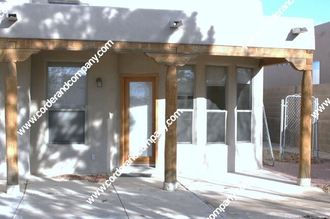 Building Photo - Beautiful 4 Bedroom, 2 Bathroom, 2 Car Gar...