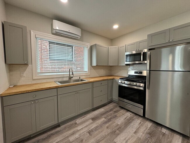 Building Photo - Completely Updated THREE BEDROOM TWIN!