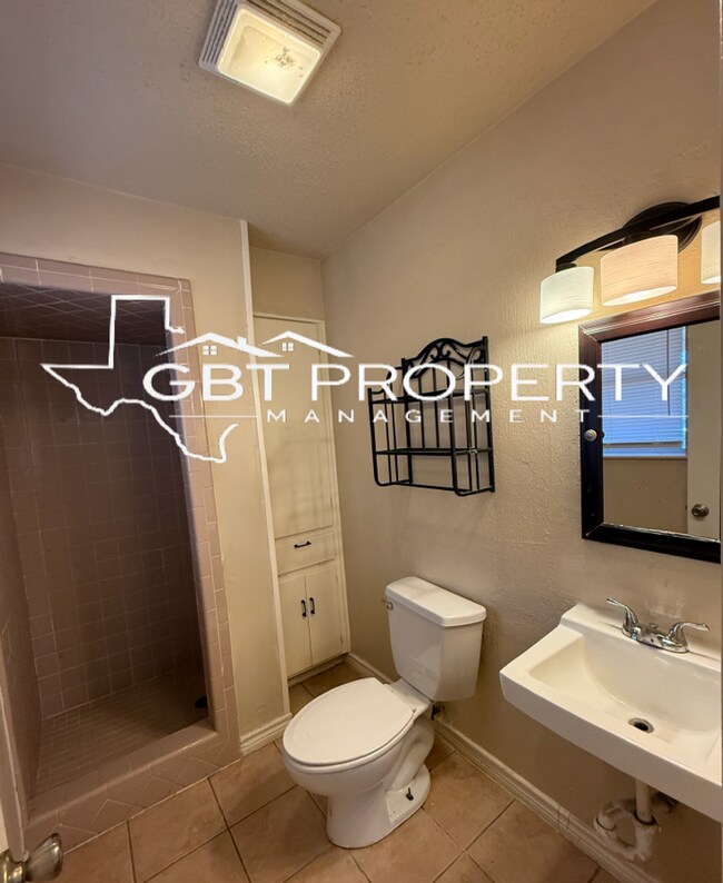 Building Photo - 5119 Lake Placid Pl