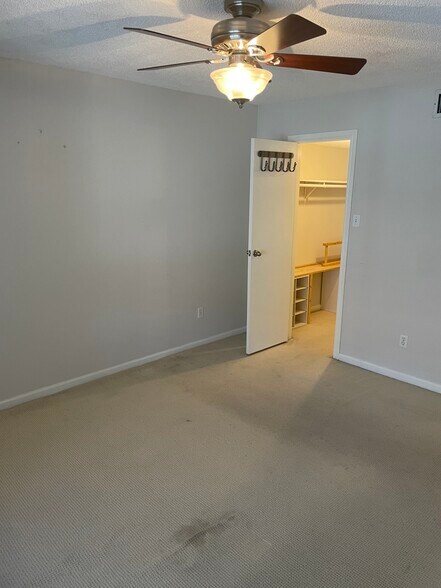 Building Photo - 7950 N Stadium Dr