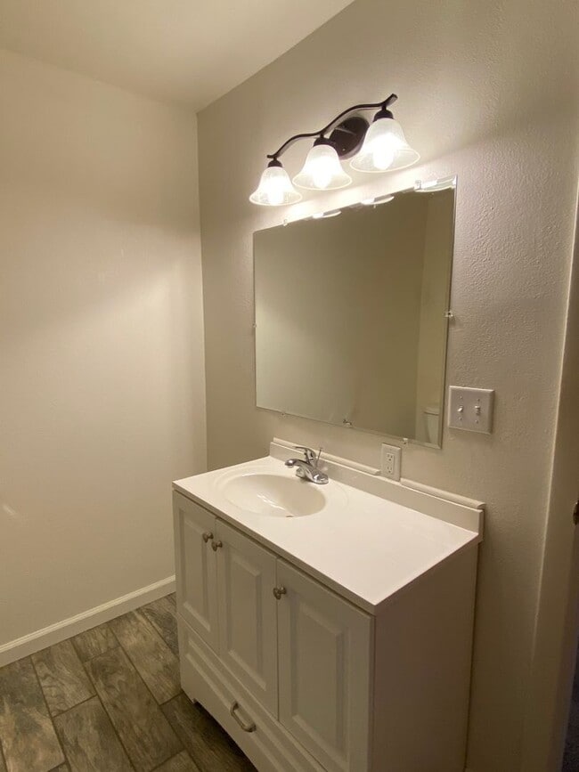 Building Photo - 1328 Woodmoor Ln