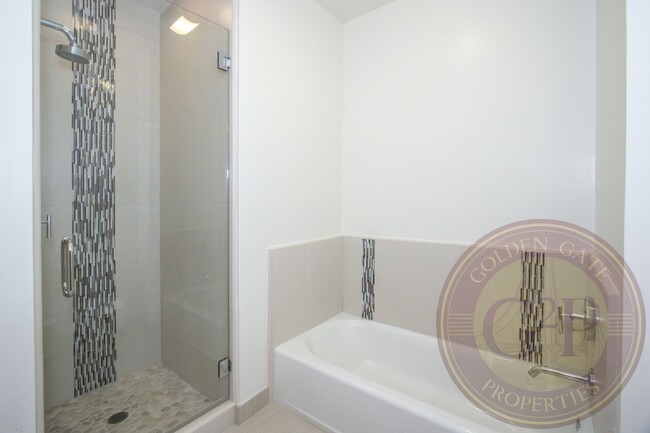 Building Photo - SoMa - 1 BR, 1 BA Condo 569 Sq. Ft. - 3D V...