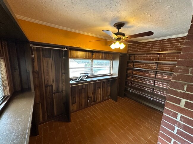 Building Photo - 958 Winburn Dr