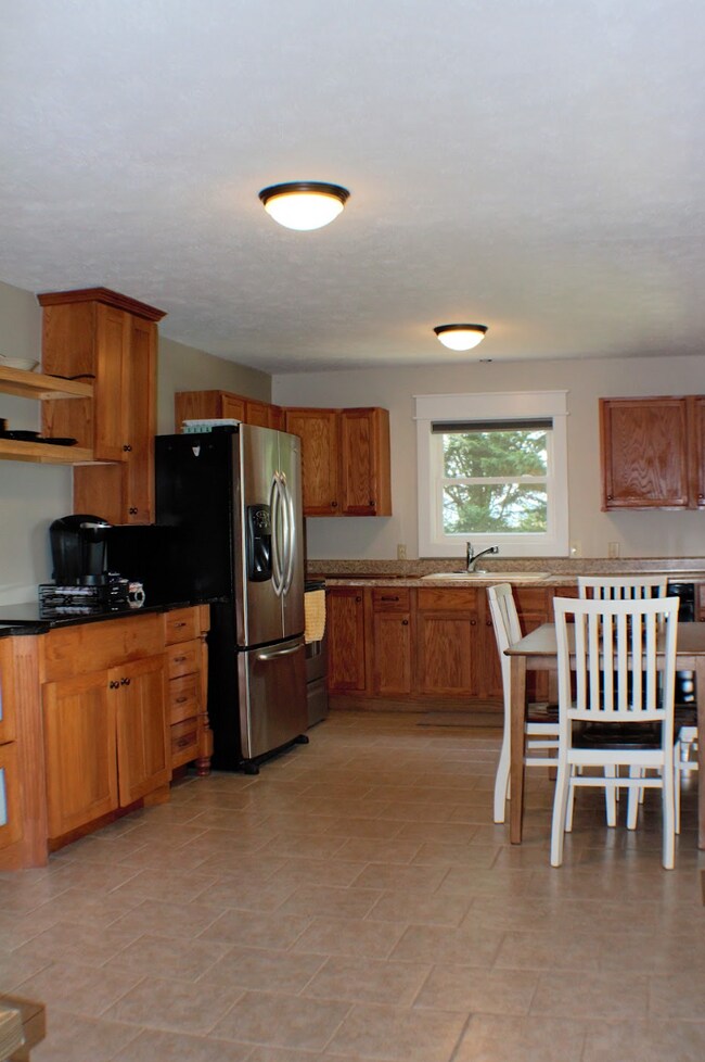 Building Photo - "Charming 3-Bed Retreat with Finished Basement & Fireplace in Scenic Mills River!" Furnished