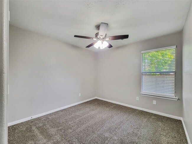 Building Photo - 24314 Strong Pine Dr