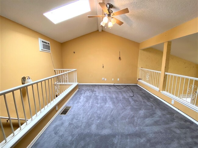 Building Photo - 12374 Paseo Lindo Dr