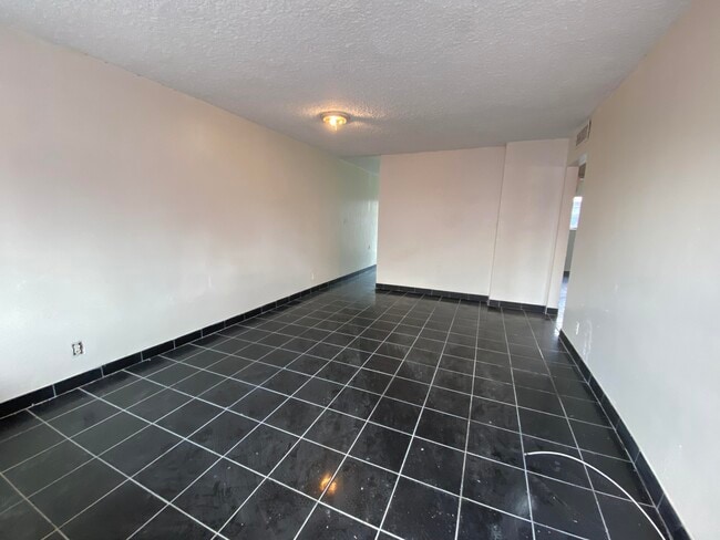 Building Photo - 1108 Monterey St