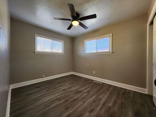 Building Photo - Modern 3-Bed, 1-Bath Apartment – Renovated...