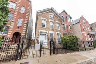 Building Photo - 848 N Wood St