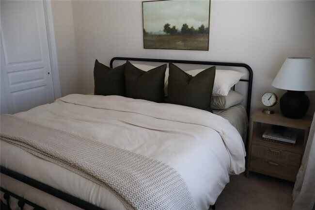 Building Photo - 701 Woodbridge Dr