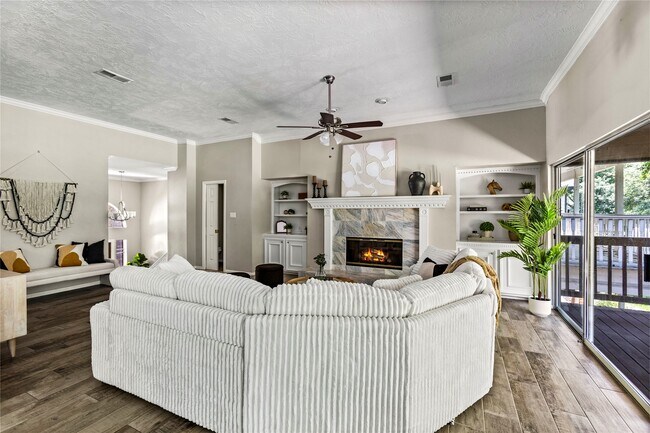 Building Photo - 170 April Cove