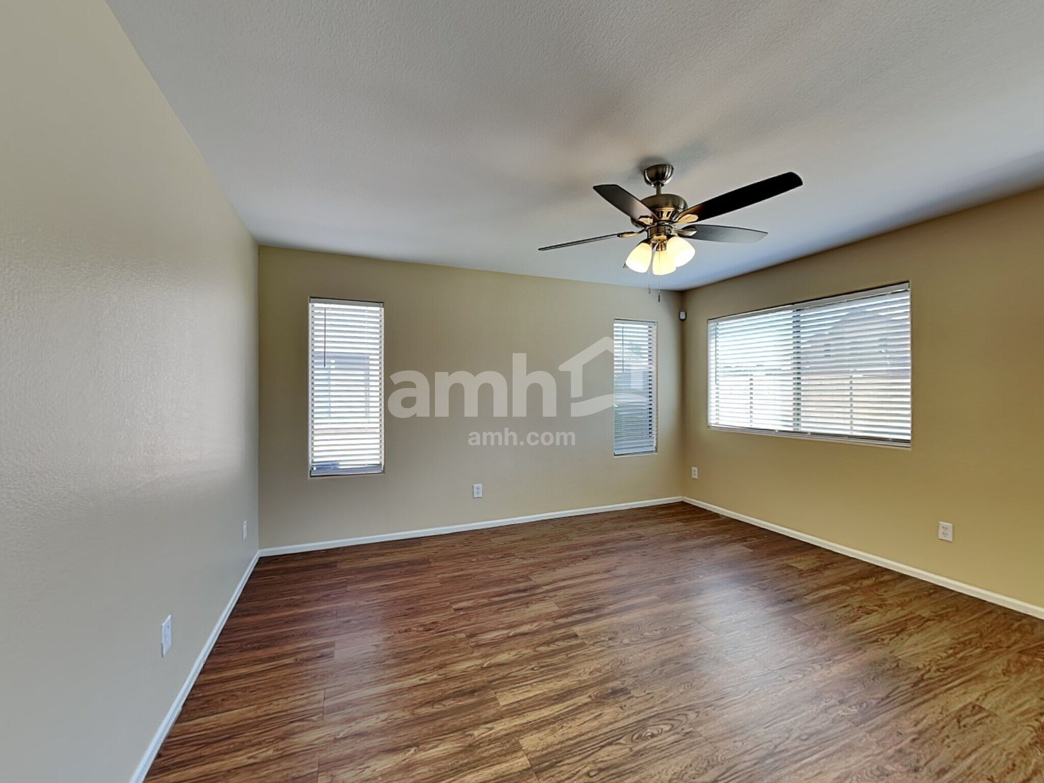 Building Photo - 8711 S 50th Ln