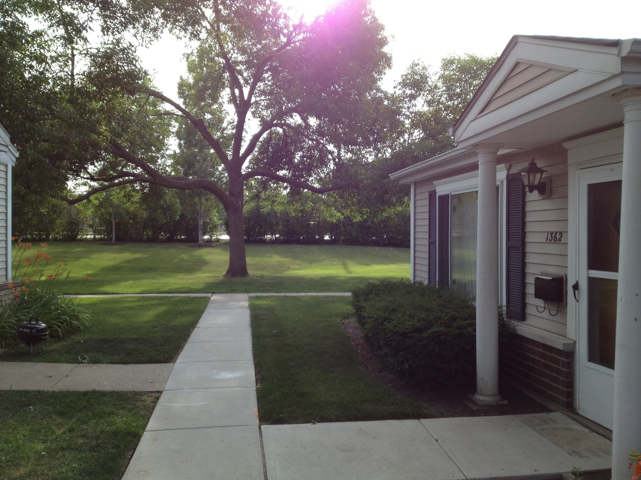 Front - 1362 Cove Dr