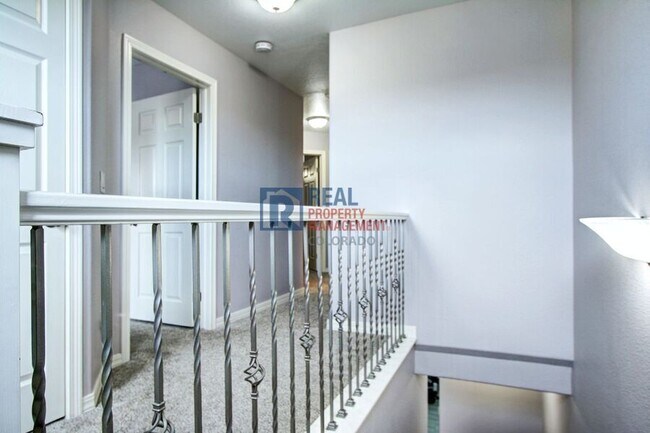 Building Photo - 563 Lost Valley Point