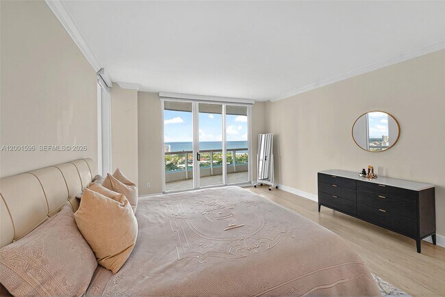 Building Photo - 21050 Point Pl