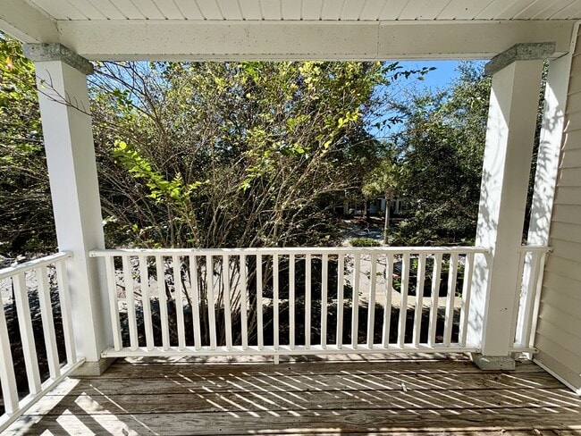 Building Photo - Three Bedroom Townhome Located in Mill Creek