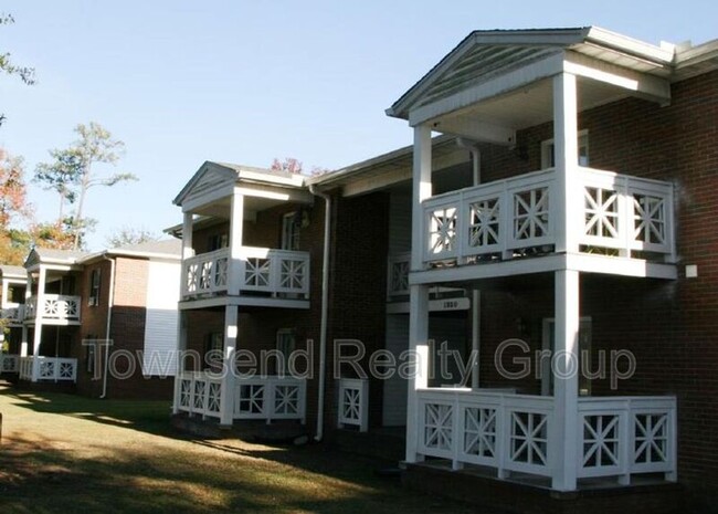 Building Photo - 1920 Gion St