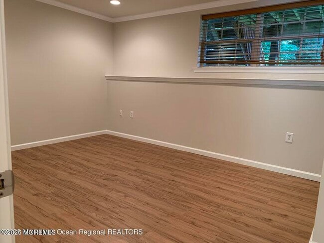 Building Photo - 245 Chickadee Ct