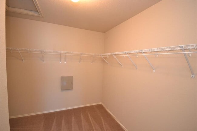 Building Photo - 409 Riverine Way