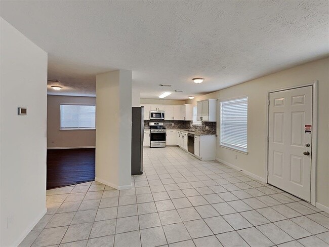 Building Photo - 26881 Monarch Manor Ln