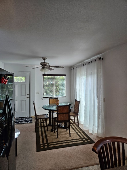 Building Photo - 200 Alake St
