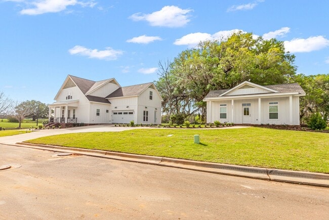 Building Photo - Great Southwood Home