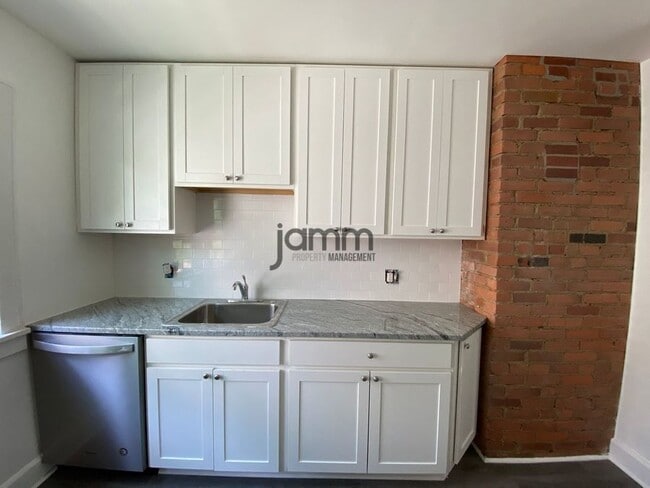 Building Photo - 3937 W 157th St