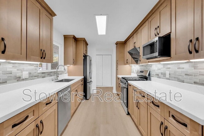 Building Photo - 3225 Claudia Dr