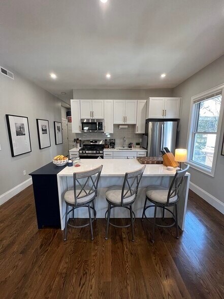 Primary Photo - 29 Mayfield St