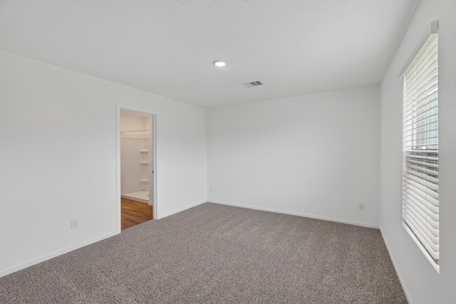 Building Photo - 40818 Hawthorne Glades St