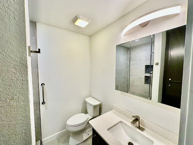 Building Photo - 3513 W Wood St