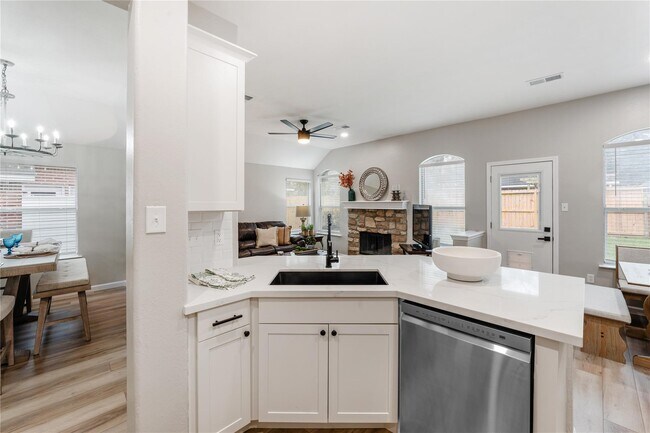 Building Photo - 29 Cypress Bayou Ct