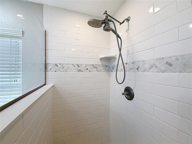 Building Photo - 6358 SW 155th Pl