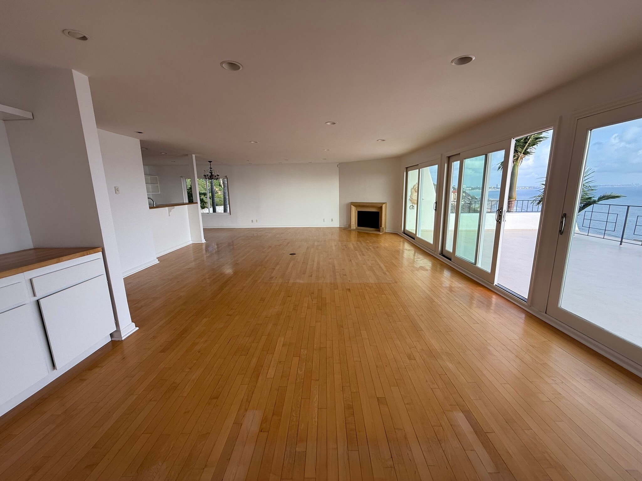 Living room - 18139 Coastline Dr