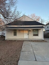Building Photo - Charming & Updated 2-Bedroom Home in Heart of Olathe!
