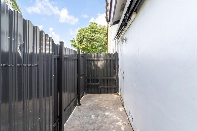 Building Photo - 26222 SW 133rd Ct