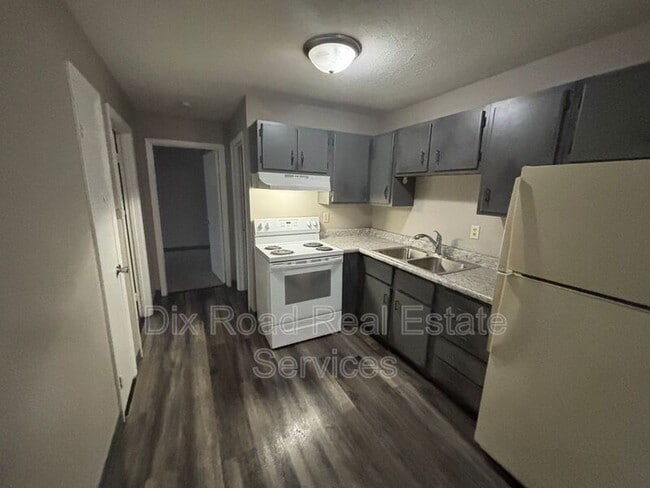 Building Photo - 430 Bellbrook Ave