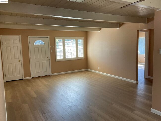 Building Photo - 2712 Stamm Dr