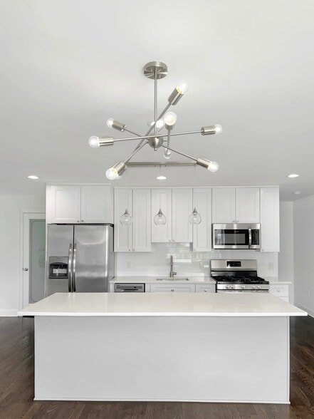 Building Photo - 61 Chestnut St