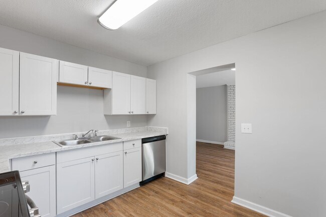 Building Photo - 102 Burdock Cir