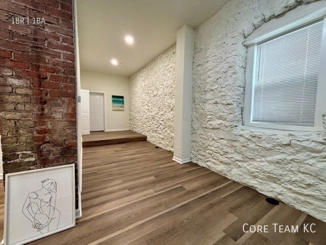 Building Photo - 1413 W 39th St