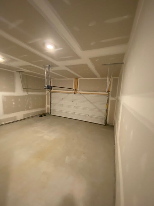 Building Photo - Gorgeous South Knoxville house!!!!!