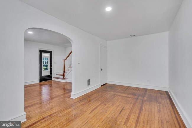 Building Photo - 341 Allen Ave