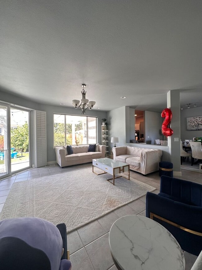 Building Photo - Beautiful Golf Course Home Located on a Cul de Sac