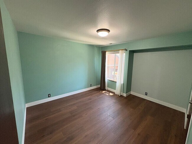 Building Photo - 2 Bedroom 2 Bath Condo in Salt Lake City!