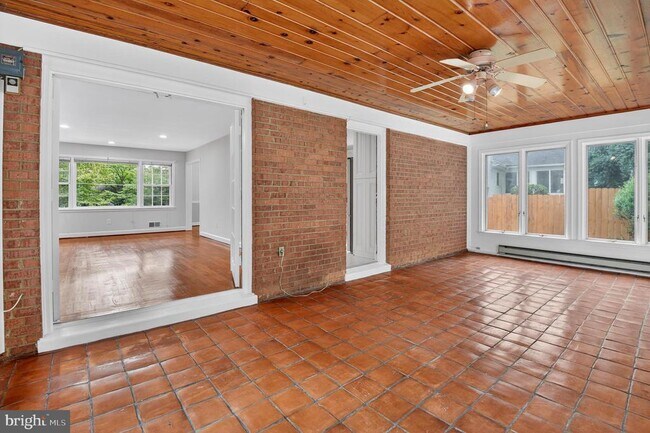 Building Photo - 5510 Christy Dr
