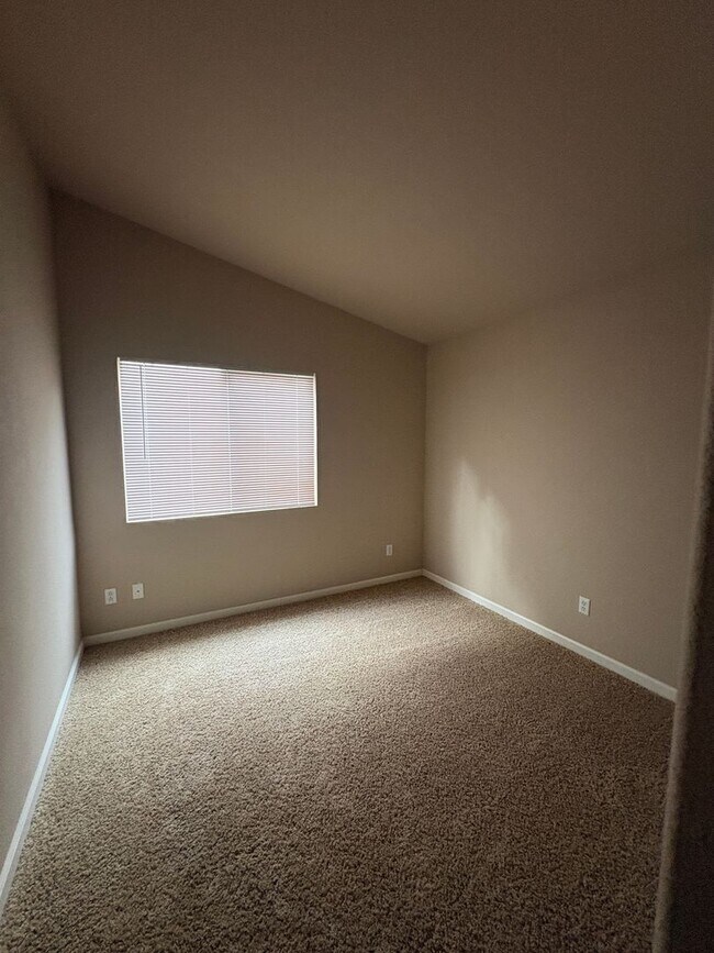 Building Photo - 148 Mike Gartrell Cir